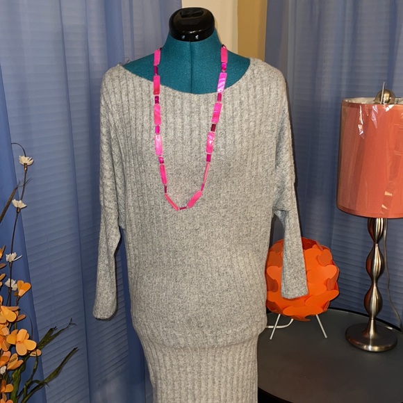 Heart & Hips | Gray Knit Batwing Dress - Picture 2 of 5